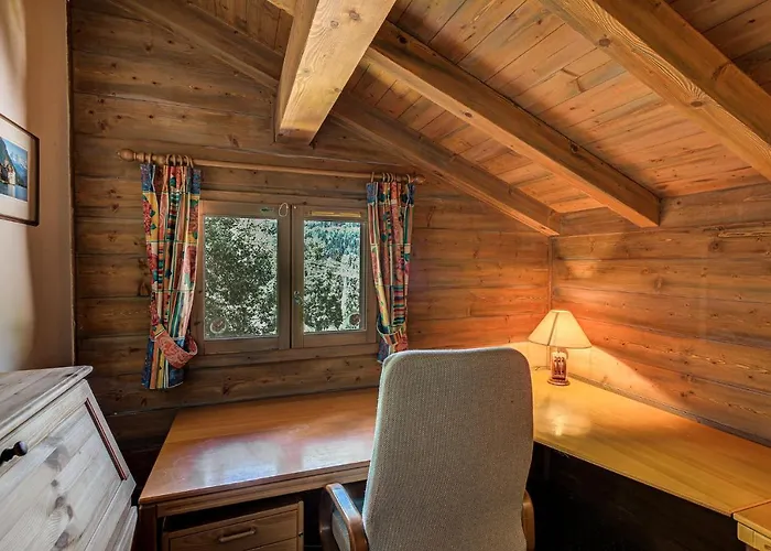 Chalet Blackbushe - Traditional Chalet - Alpes Travel - Sleeps 4-6