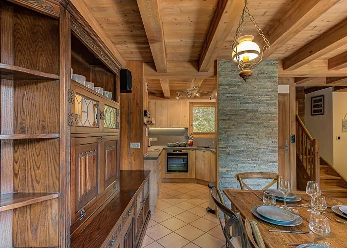 Chalet Blackbushe - Traditional Chalet - Alpes Travel - Sleeps 4-6