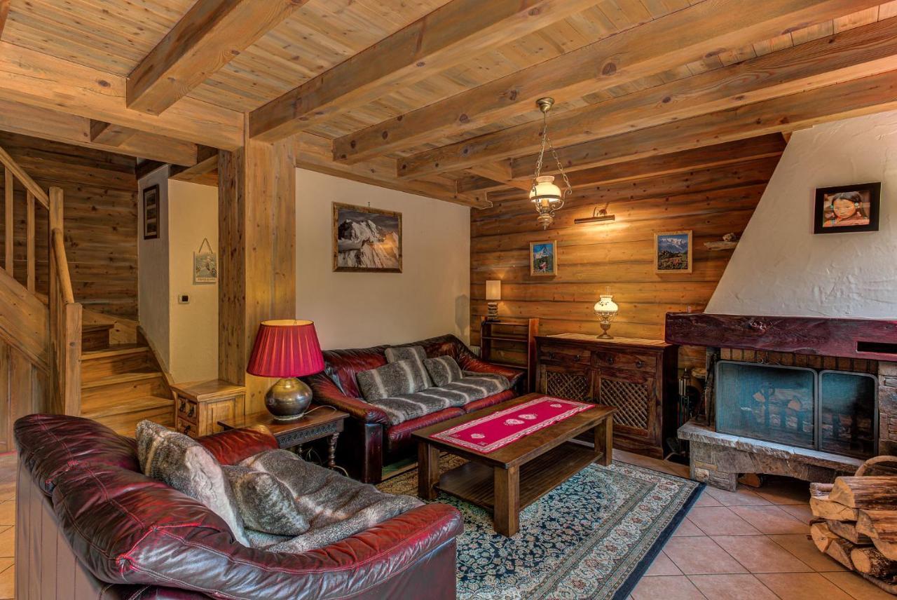 Blackbushe - Traditional - Alpes Travel - Sleeps 4-6 Chalet *