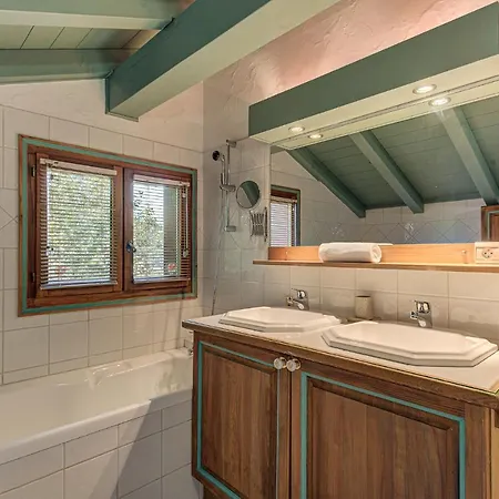 Chalet Blackbushe - Traditional Chalet - Alpes Travel - Sleeps 4-6 Les Houches Exterior photo